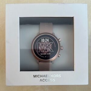 Michael Kors Access Smartwatch in Rose Gold